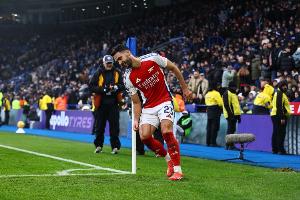 开云娱乐-梅里诺：一开始听说踢中锋以为是玩笑，第一次踢时感觉真的很难