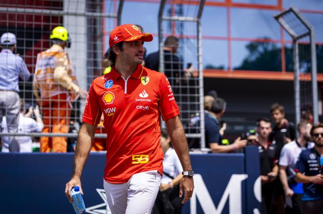 开云在线-F1车手市场动向一触即发 塞恩斯的选择事关一切